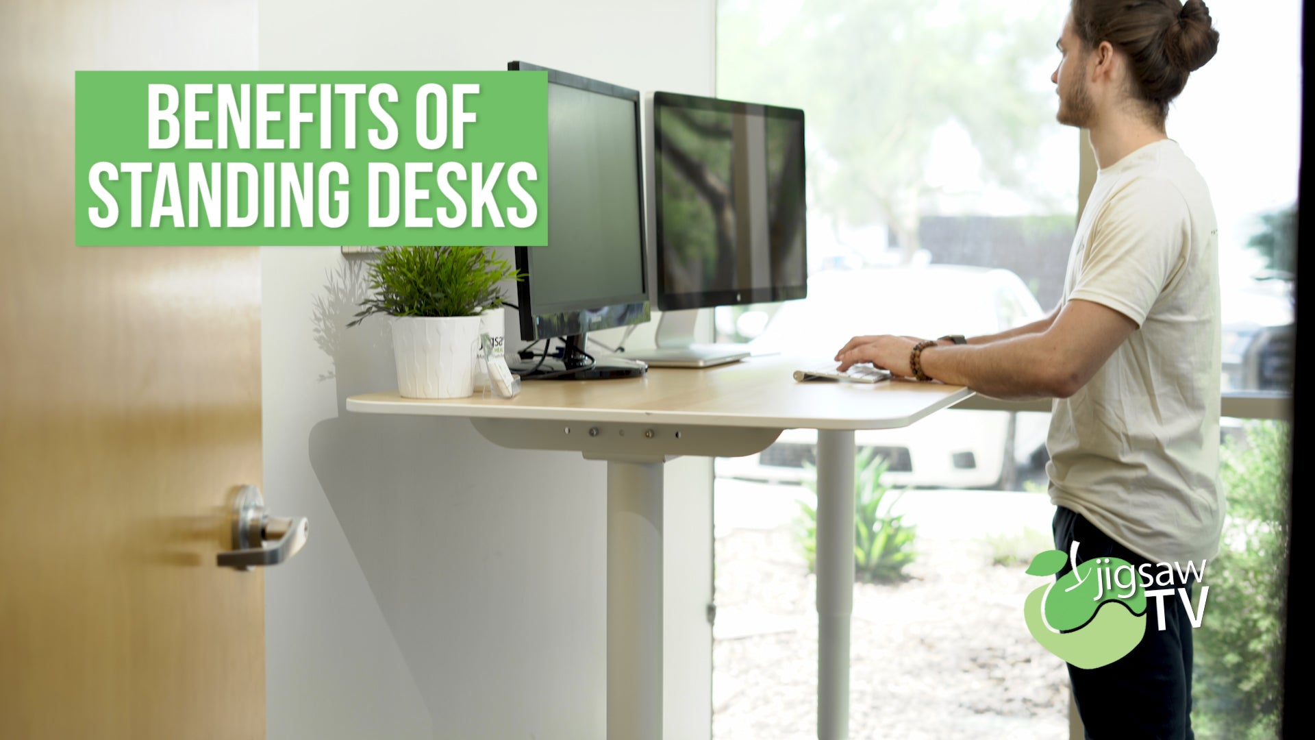 3 Surprising Benefits of Standing Desks | #ScienceSaturday